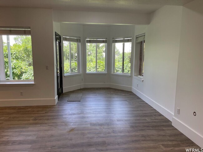 Building Photo - 4100 Sqft Gorgeous Home with Amazing Temple and Valley Views