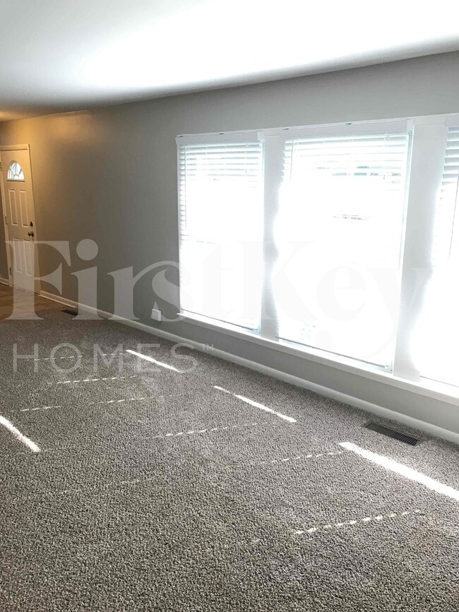 Building Photo - 17621 Grandview Dr