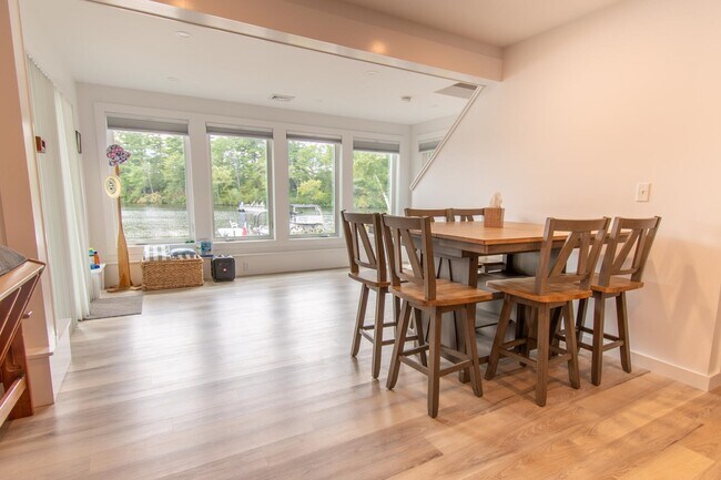 Building Photo - 72 Ridge Rd