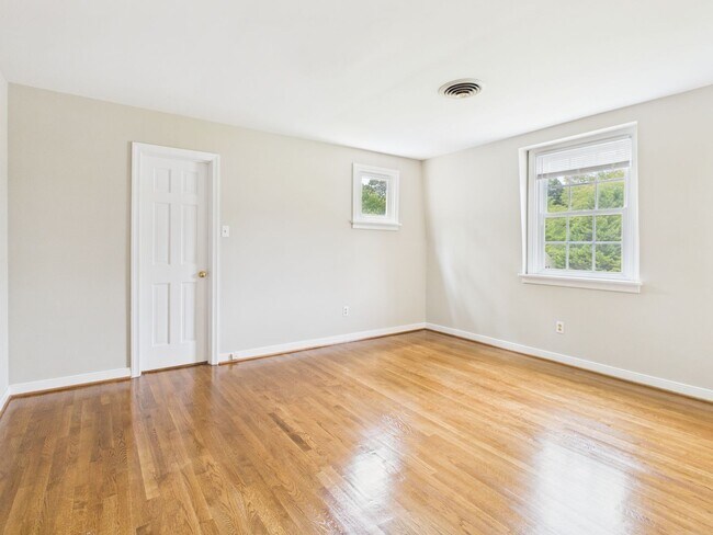 Building Photo - 1519 Chauncey Ln