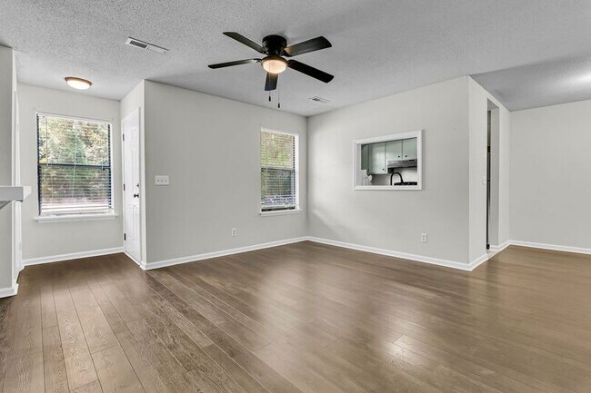 Building Photo - 216 Parlor Dr