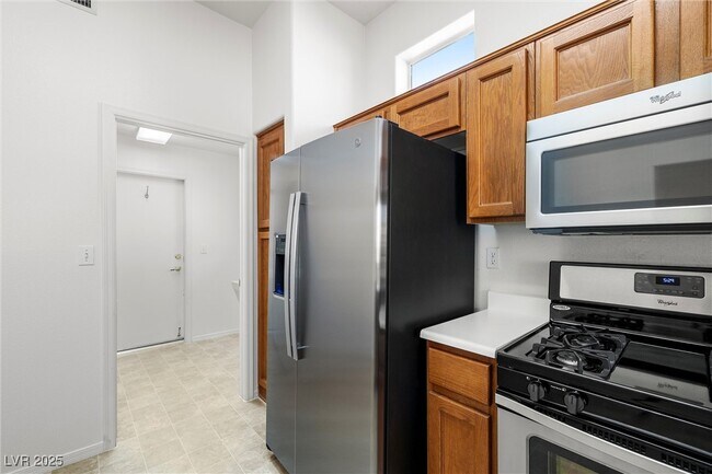 Building Photo - 10416 W Linfield Pl