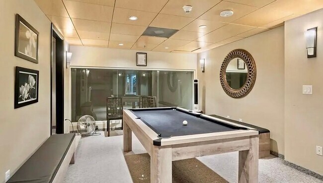 Building Photo - Spacious Studio with 2 Parking Spaces, W/D, Large Patio available in Cortez Hill