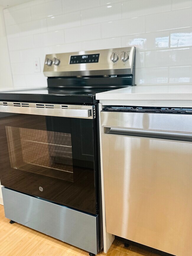 Building Photo - 1401 N 36th St