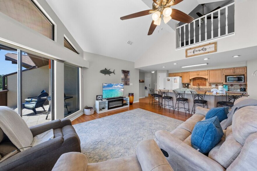 Building Photo - 3806 Spinnaker Dr