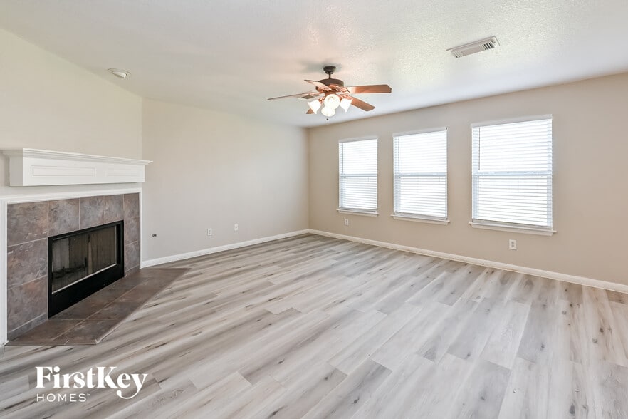 Building Photo - 25106 Twister Tr