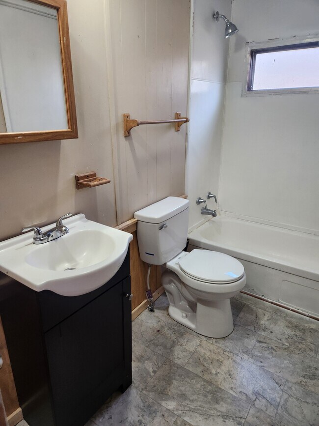 Building Photo - 9751 Winchester Ave