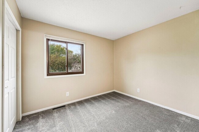 Building Photo - 6130 72nd Ln N
