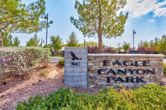 Building Photo - 9936 Wildhorse Cyn Ave