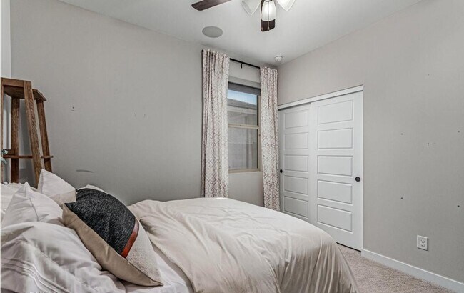 Building Photo - 5059 N 183rd Ln