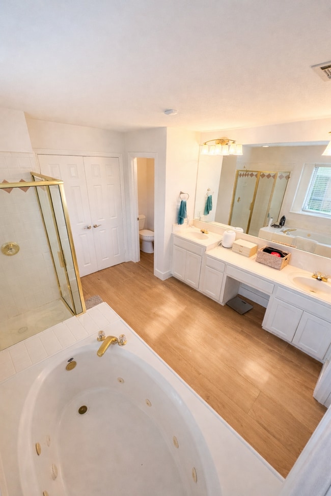 Building Photo - Beautiful single-story home for lease