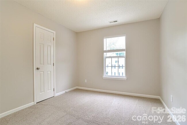 Building Photo - 12125 Winghurst Dr
