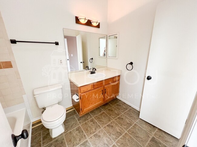 Building Photo - Ptarmigan Valley Townhome