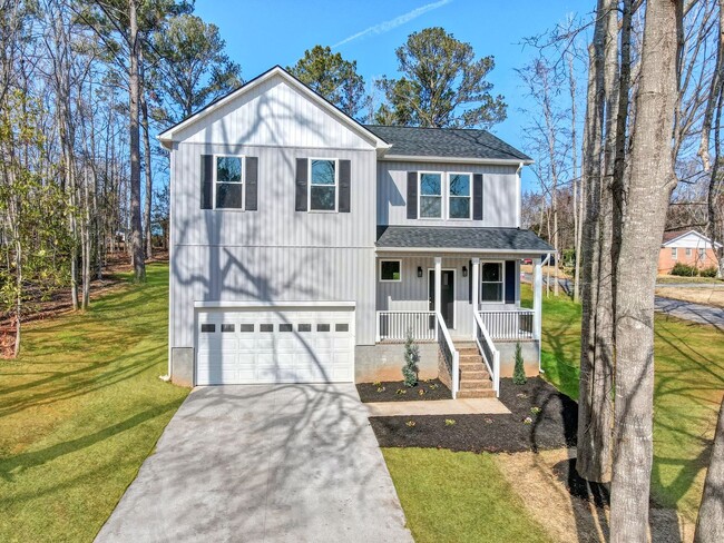 Building Photo - Stunning 4 Bedroom Home in Laurens