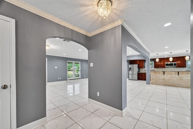 Building Photo - 4901 Burning Tree Dr