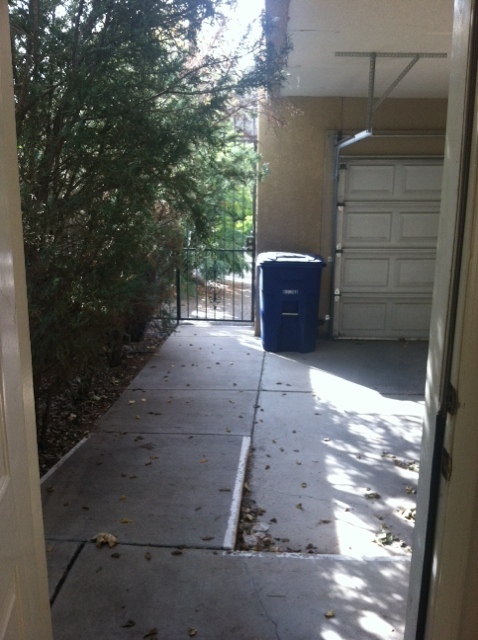 Building Photo - Amazing Mountain Views! Awesome Townhouse ...