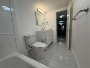 Building Photo - 301 SE 3rd St