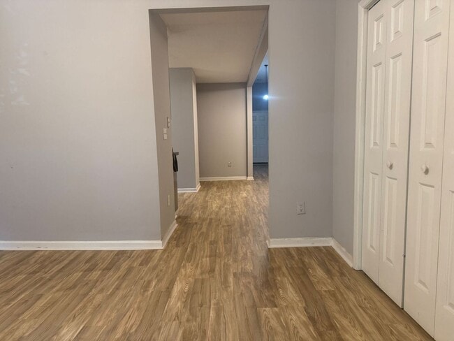 Building Photo - Section 8 Accepted! Available Now !  One Bedroom apartment in Gastonia!