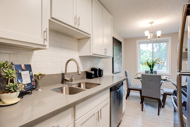 Building Photo - 1328 Idaho Ave S