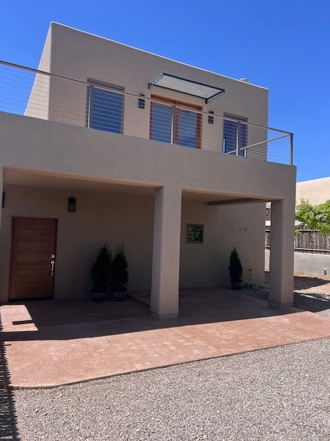 Building Photo - 1022 Don Diego Ave