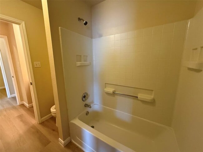 Building Photo - 125 Ashwood S