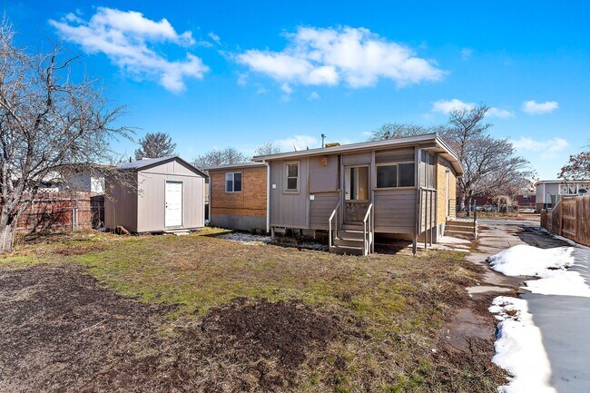 Building Photo - 443 Dorothea Way
