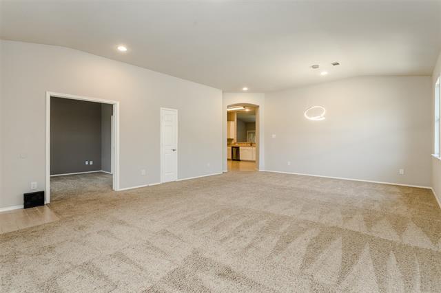 Building Photo - 3400 Fashion St