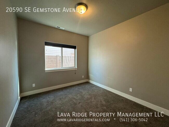 Building Photo - 20590 SE Gemstone Ave