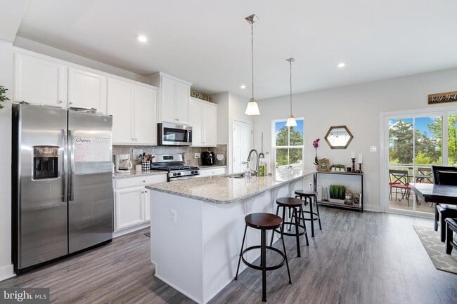 Building Photo - 105 Burkwood Ter