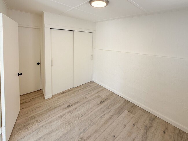 Building Photo - Cute 2 Bedroom/1 Bath in North/South Park- ONLY $1000 DEPOSIT!