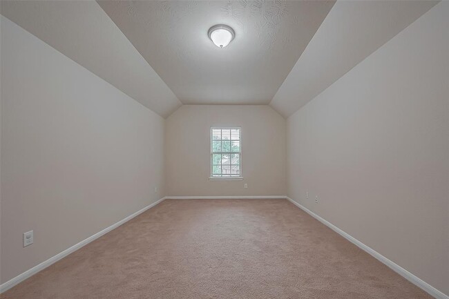 Building Photo - 26027 Chapman Falls Dr