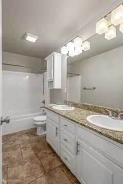 Building Photo - 204 Southern Creek Cir
