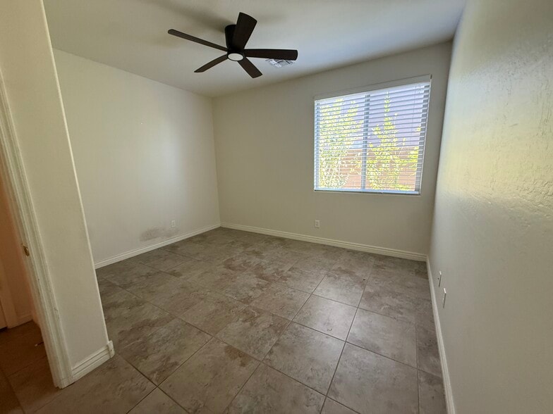 Building Photo - 7671 S Boxelder St