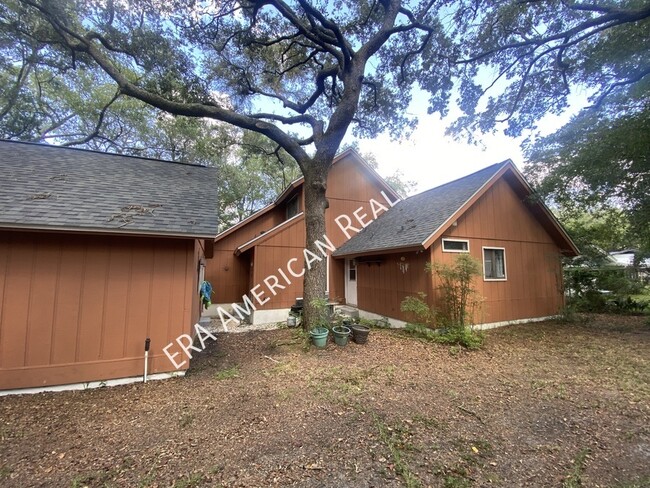 Building Photo - **PRICE REDUCED*****MOVE IN SPECIAL- First...