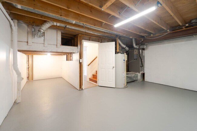 Building Photo - Fabulous Home in Aquia Harbor