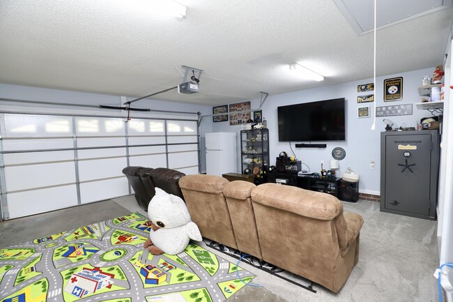 Building Photo - 4370 Excursion Dr