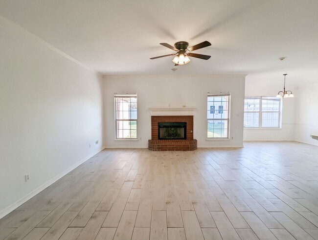 Building Photo - 5308 Lantana Ln