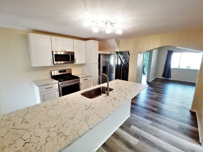 Building Photo - Renovated Home - Allentown