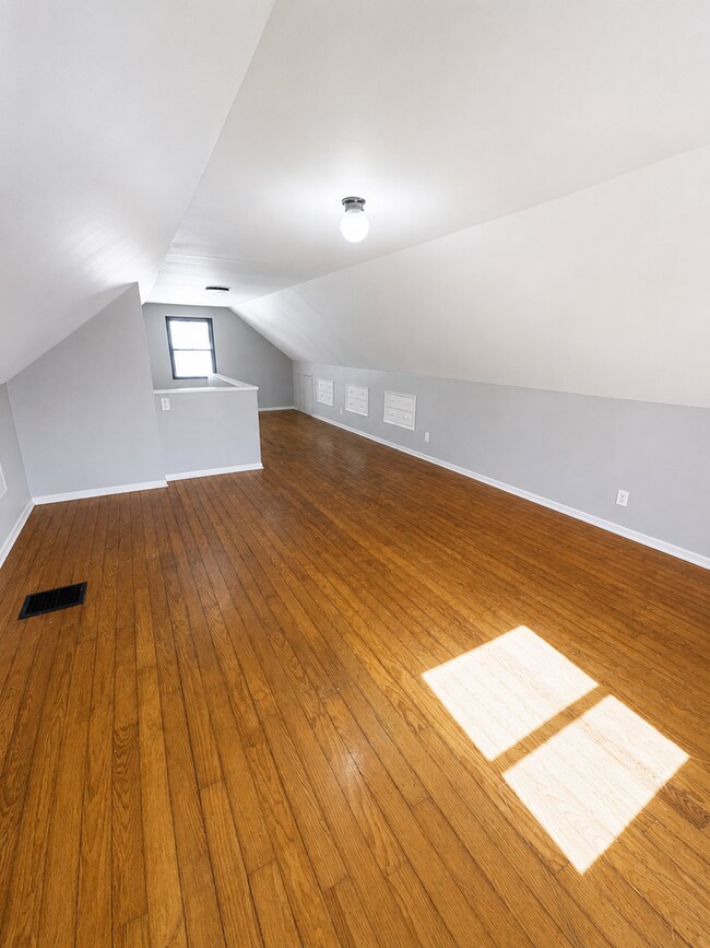 Building Photo - 569 S James Rd