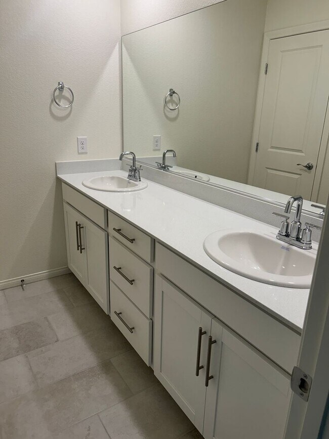 Building Photo - Brand New home In North Las Vegas