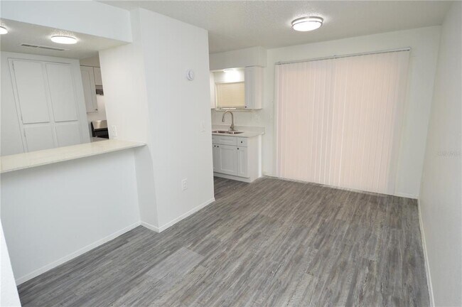 Building Photo - 5004 Castile Pl