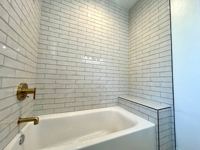Building Photo - Beautiful Brand New 2 Bedroom ADU in Rosev...