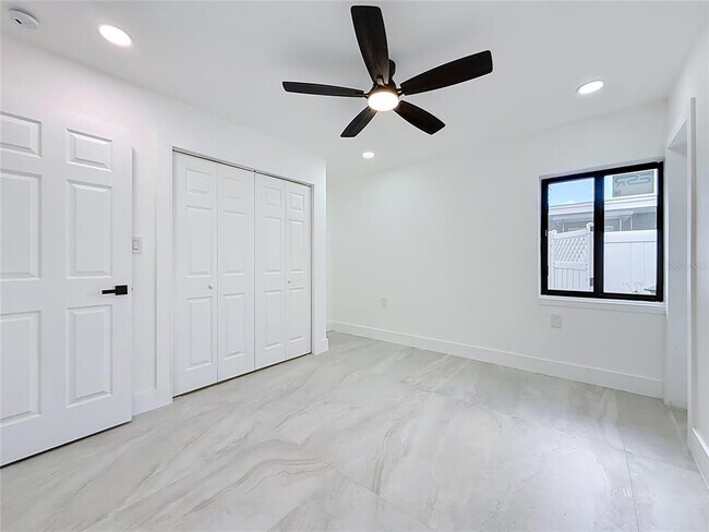 Building Photo - 2472 Tradewinds Dr