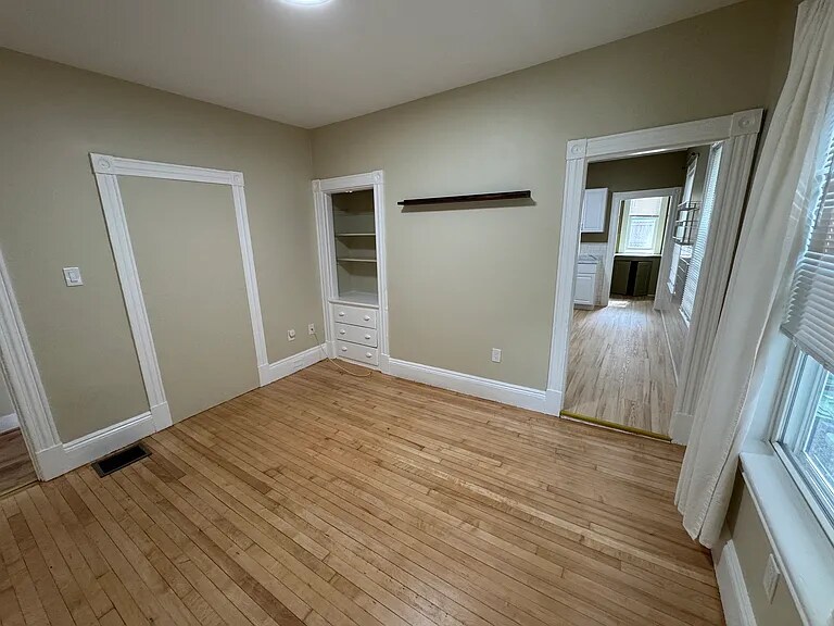 Building Photo - 368 Washington St