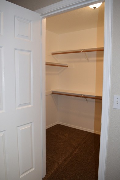 Building Photo - 310 Terry NE Ln