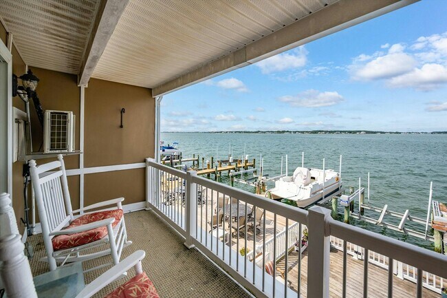 Building Photo - 617 Bayshore Dr