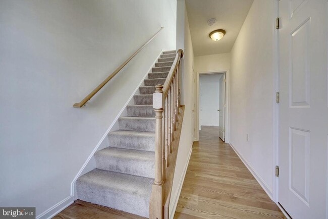 Building Photo - 40 Mustang Dr