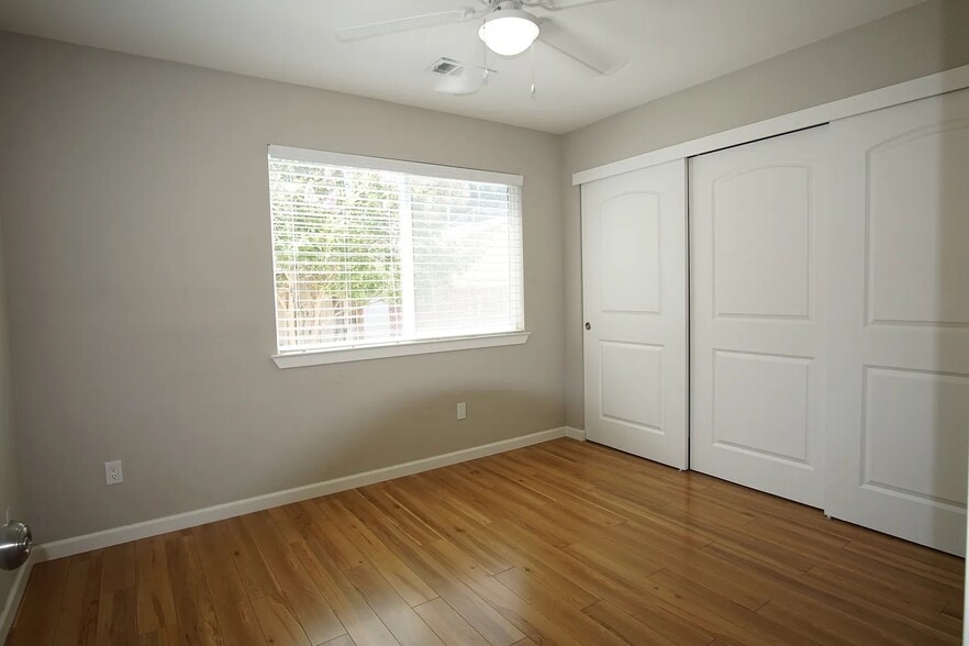 Building Photo - 2498 Amaryl Dr