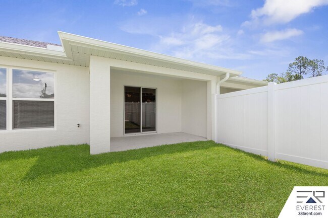 Building Photo - Brand New, fully fenced on a quiet cul-de-sac