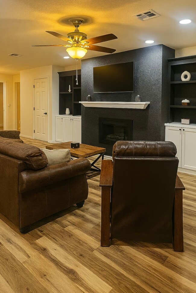 Building Photo - Calle Cadena